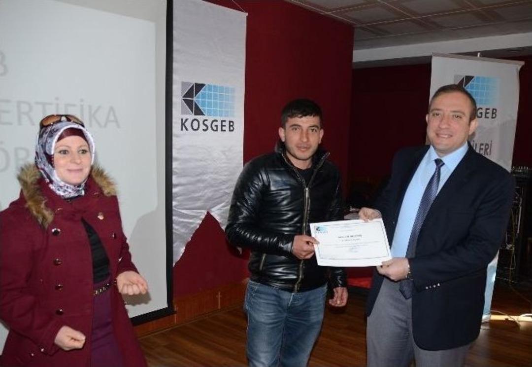 Sarıkamış&rsquo;ta 59 Kursiyere Katılım Belgesi Verildi