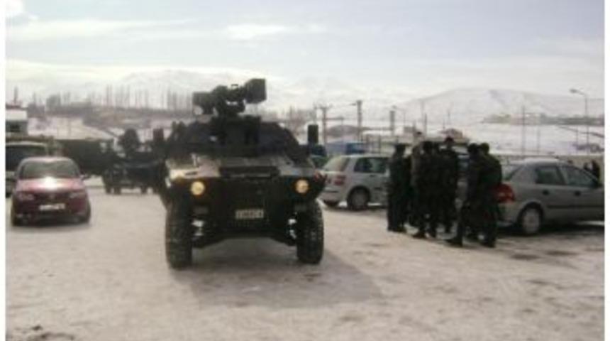 İzinsiz Eylem Yapan 4 Kişi Tutuklandı