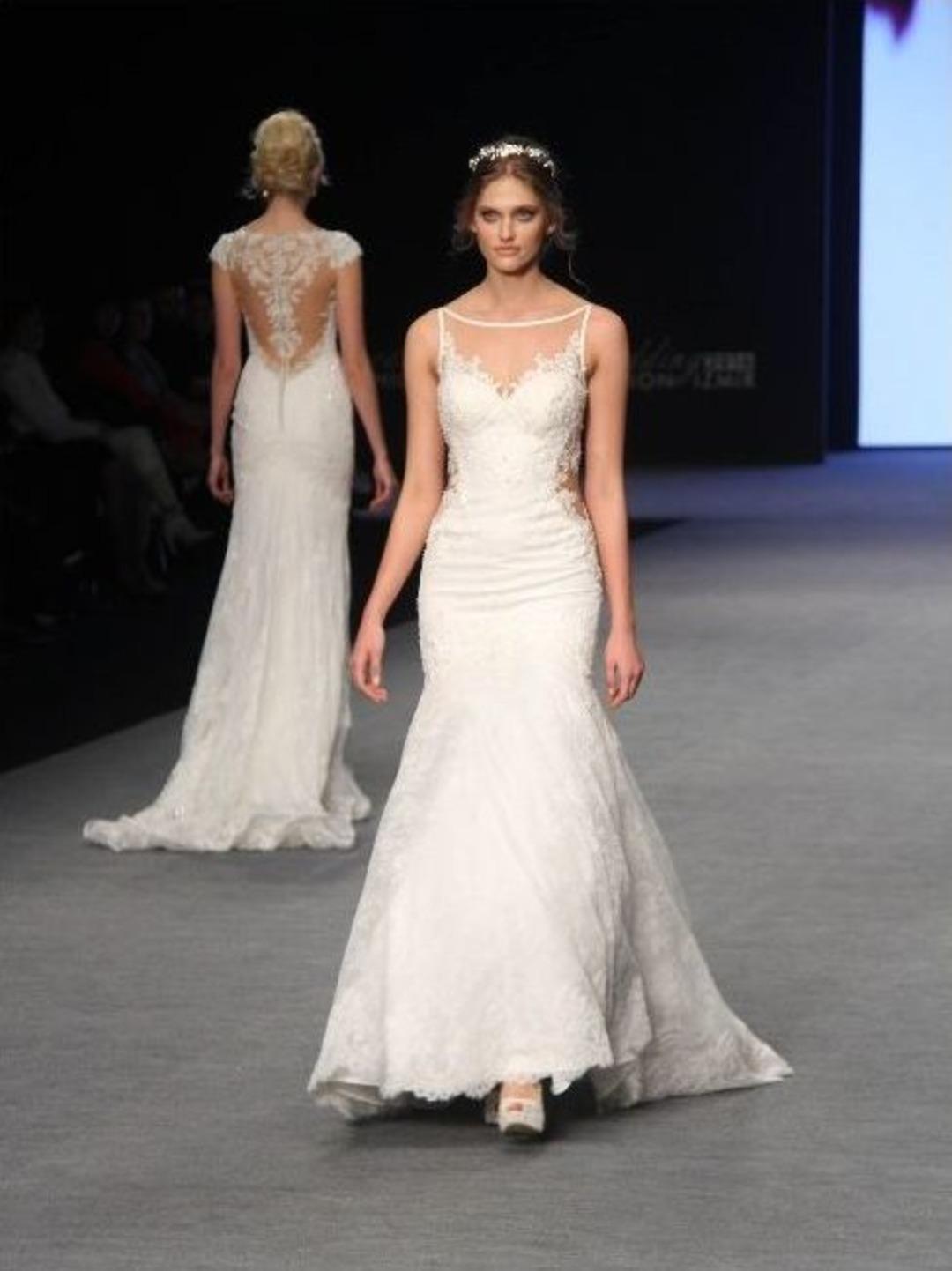 D&uuml;nyaca &Uuml;nl&uuml; Modacı Alessandra Rinaudo&rsquo;dan Unutulmaz Defile