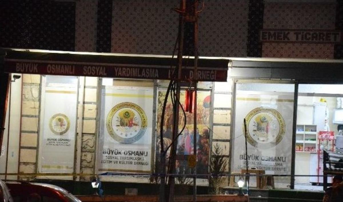 B&uuml;y&uuml;k Osmanlı Derneğine Silahlı Saldırı: 1 &Ouml;l&uuml;, 3 Yaralı