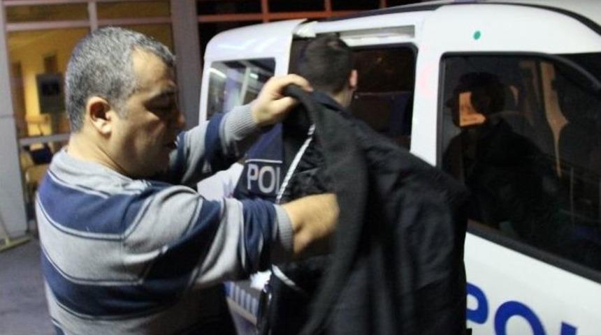 Sevgilisi &Ouml;p&uuml;ş&uuml;rken Dilini Isırıp Koparttı