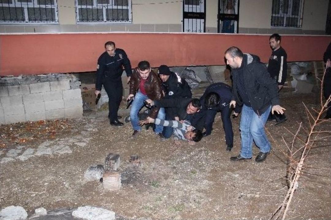 37 Su&ccedil;tan Aranan Şahıs İle Polis Arasında Kovalamaca