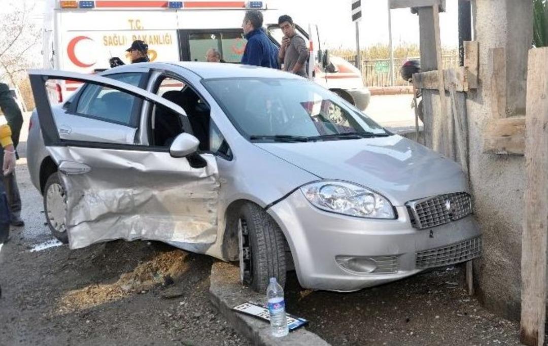 Adana&rsquo;da Trafik Kazası: 2&rsquo;si Ağır 3 Yaralı