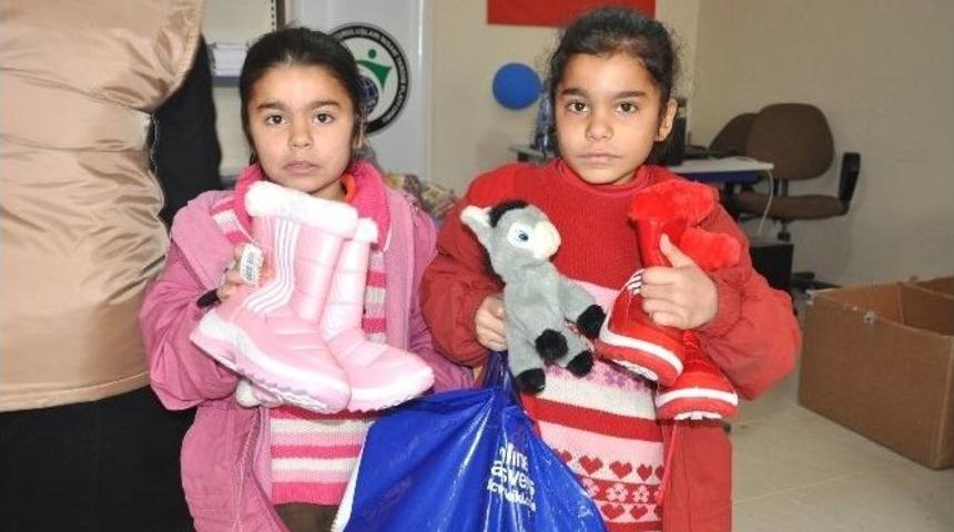 &Ccedil;adır Kentin &Ccedil;&ouml;lyak Hastalarına Gıda Ve Giyim Yardımı Yapıldı