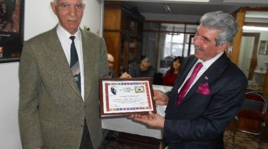 Esküder’den Muharrem Kubat’a ’teşekkür Ödülü’