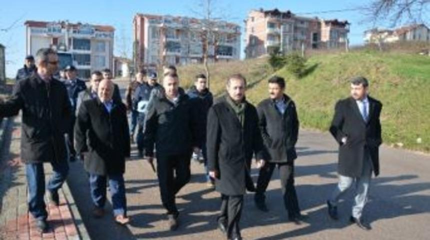 İzmit Mahalle İncelemeleri S&uuml;r&uuml;yor