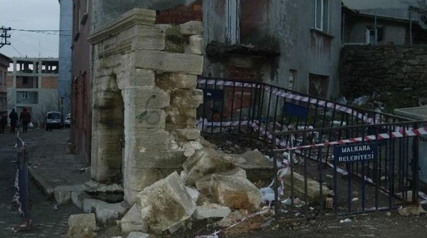 Defineciler Tarihi &Ccedil;eşmeyi Talan Etti