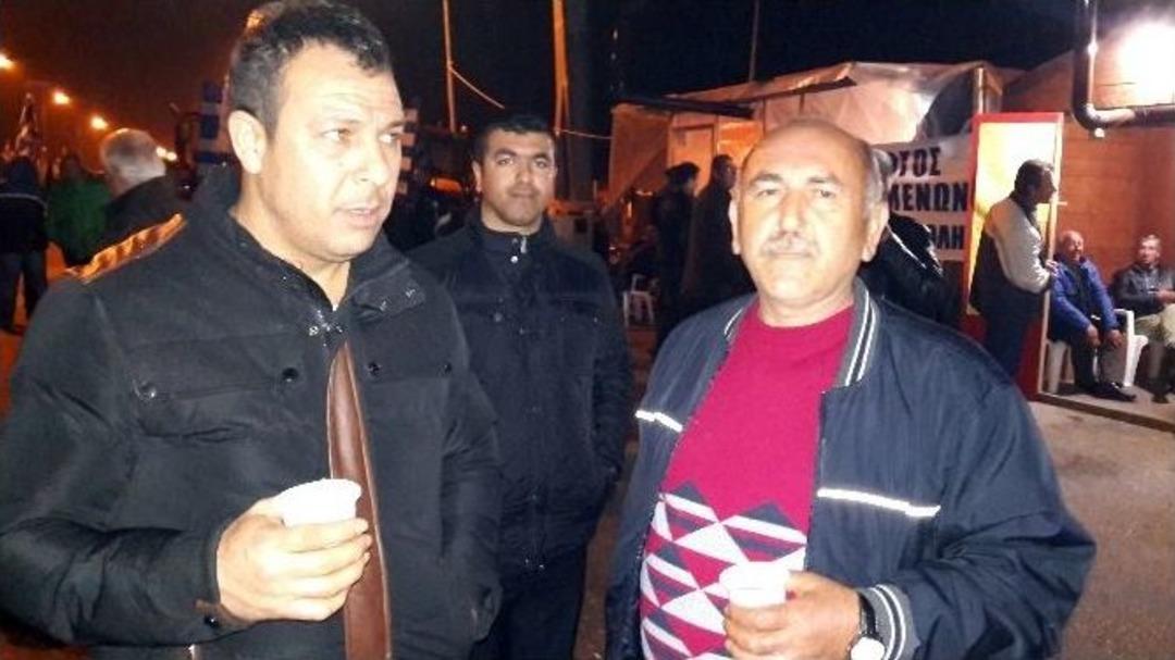 Yunan &Ccedil;ift&ccedil;iler Tır S&uuml;r&uuml;c&uuml;lerini Mağdur Etti