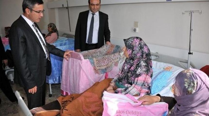 Yeni Doğan Bebeklere İlk Hediye B&uuml;y&uuml;kşehirden
