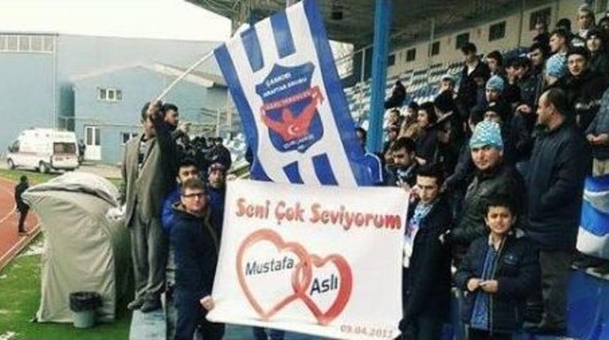 &Ccedil;ılgın Taraftar Aşkını İlan Etti
