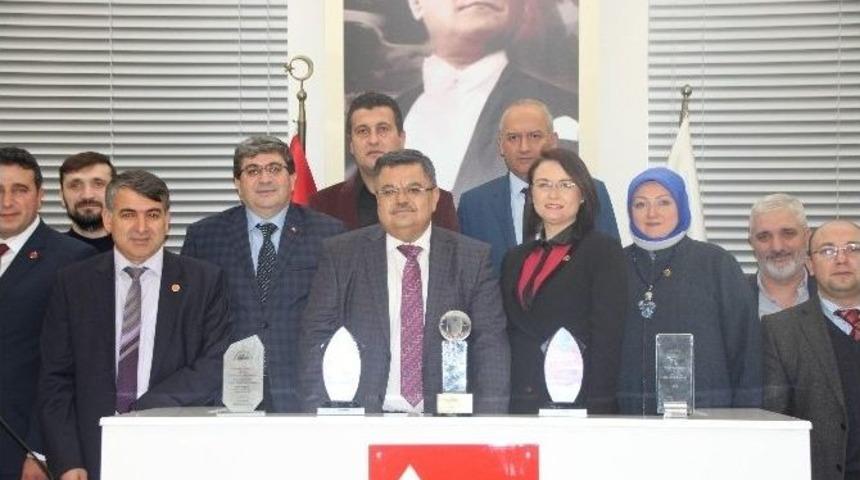 Chp&rsquo;li Meclis &Uuml;yelerden Ak Partili Başkan Yağcı&rsquo;ya Teşekk&uuml;r