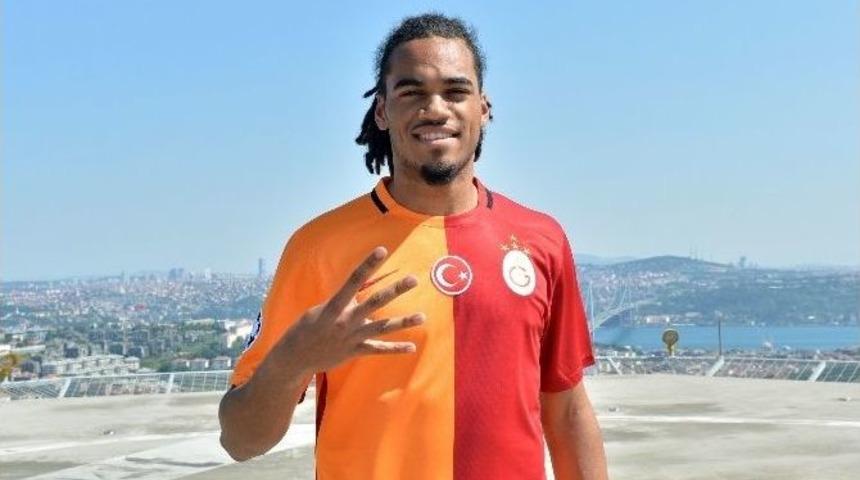 Denayer, Kendisi İle İlgili Bilinmeyenleri Anlattı