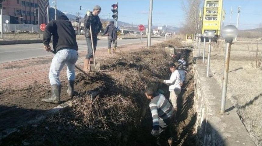 Hisarcık&rsquo;ta Sulama Kanalı Temizliği Erken Başladı