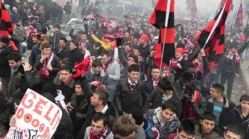 Linyitspor&lsquo;un Efsane Taraftar Grubu Geri D&ouml;n&uuml;yor