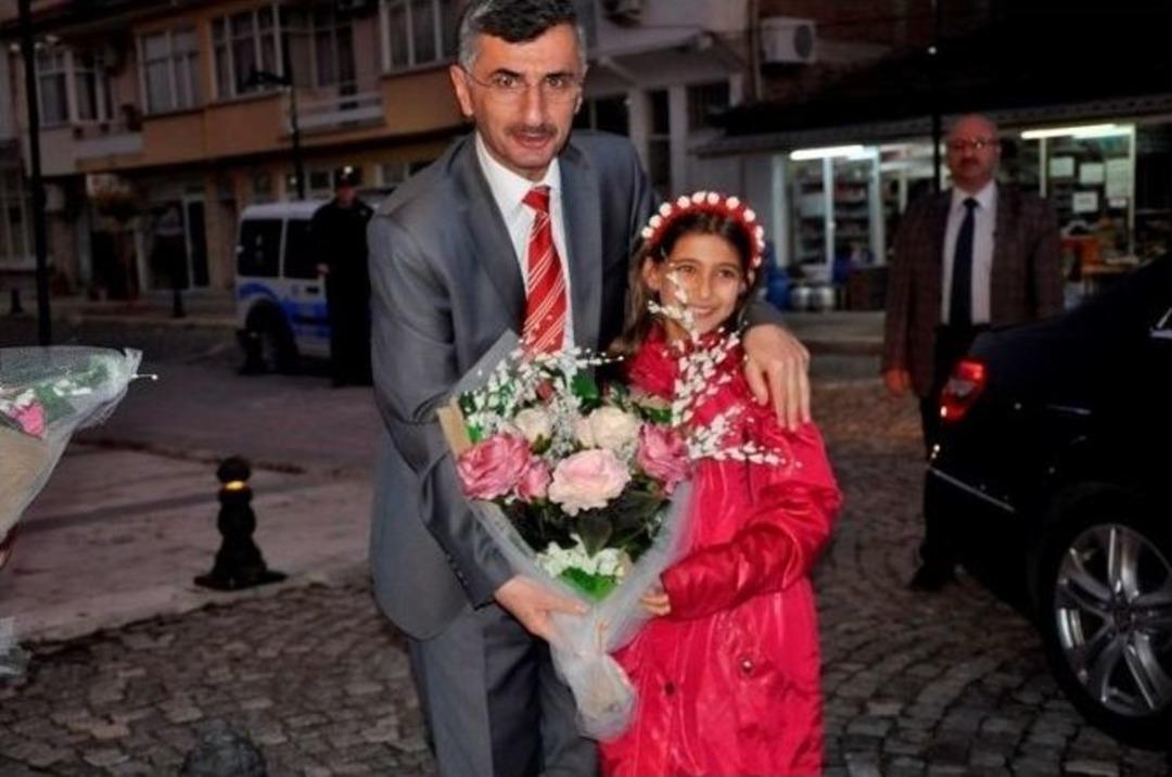 Vali Bektaş&rsquo;tan Selendi&rsquo;ye Ziyaret