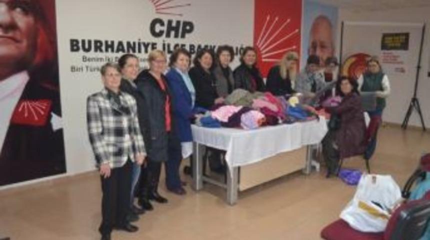 Burhaniye&rsquo;de Chp Kadın Kollarından Atkı Kampanyası