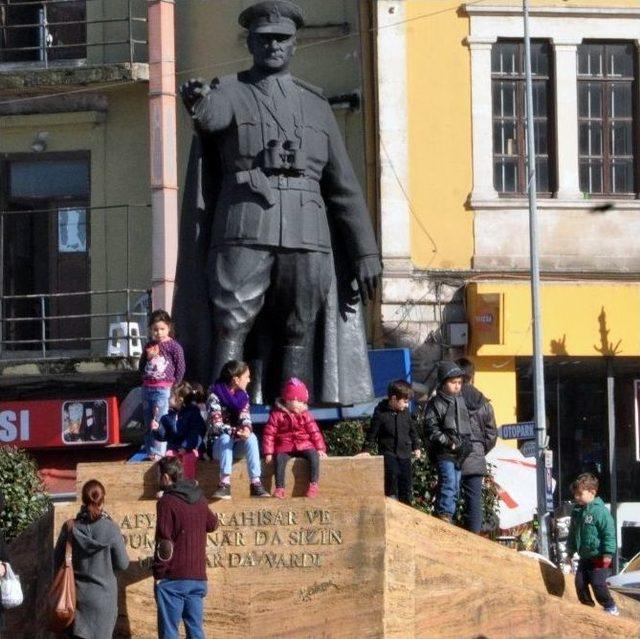 Giresun’da Vatandaşlar Güneşli Havanın Tadını Çıkardı