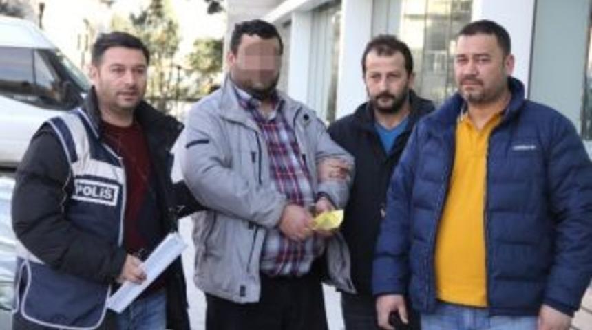 Kedi Ve K&ouml;pekten Korkup Ara&ccedil; &Ccedil;aldı