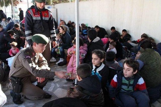 Edremit’te 95 Kaçak Yakalandı 1