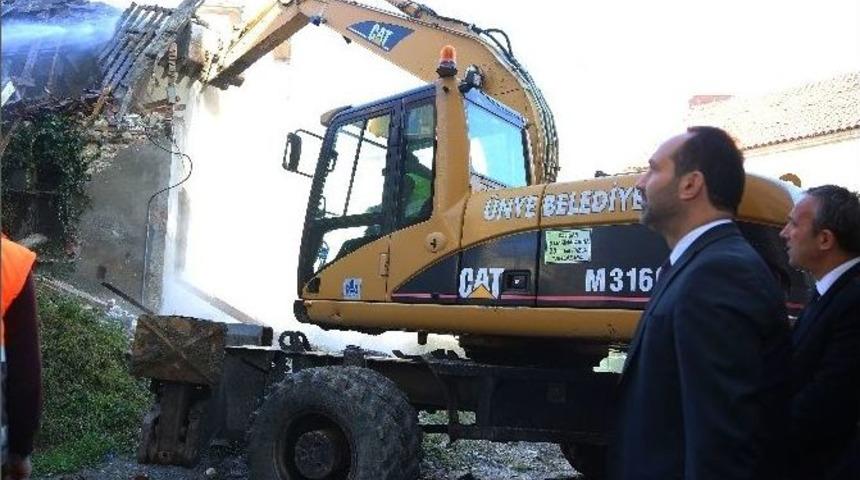 &Uuml;nye&rsquo;de Muhtar Evlerinin İkincisi Yapılıyor