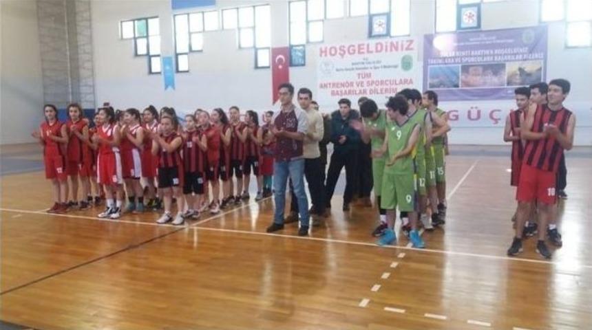 Yıldızlar Basketbol M&uuml;sabakaları Sona Erdi