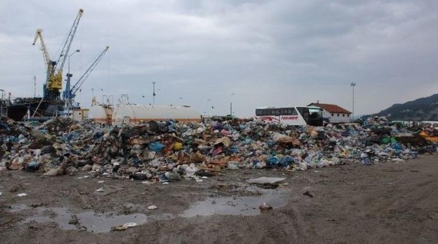 İnebolu Limanı &Ccedil;&ouml;pl&uuml;ğe D&ouml;nd&uuml;