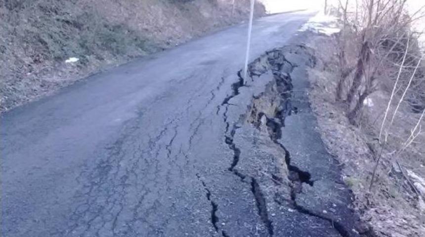 Kar Suları K&ouml;y Yollarını &Ccedil;&ouml;kertti