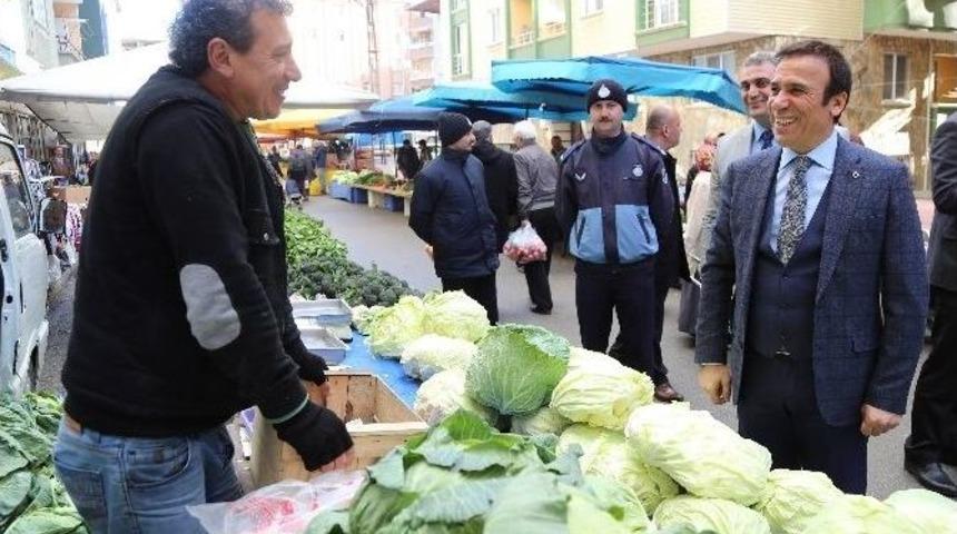 Başkan Gen&ccedil;, Pazar Yerini Gezdi