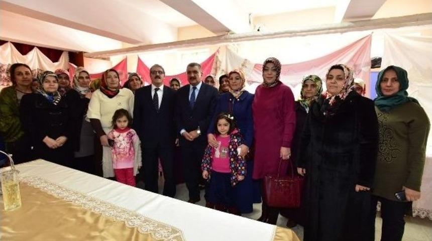 Başkan G&uuml;rkan, Dekoratif Ev Tekstili Kursunu Gezdi