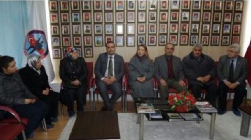 Milletvekili &Ccedil;alık, &Ouml;nce Vatan Yardımlaşma Ve Dayanışma Derneğini Ziyaret Etti