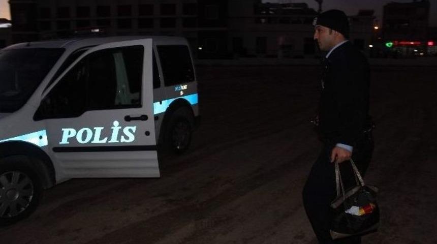 Ref&uuml;je Bırakılan Ş&uuml;pheli &Ccedil;anta F&uuml;nyeyle Patlatıldı