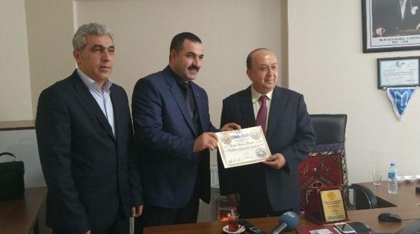 Oba-der&rsquo;den Plaket