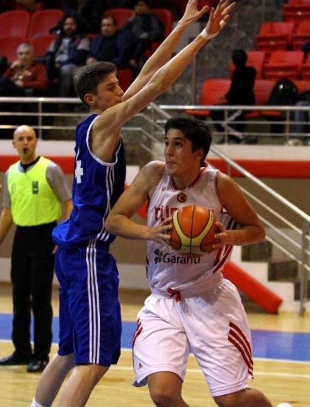 Uluslararası Yıldız Erkekler Basketbol Turnuvası