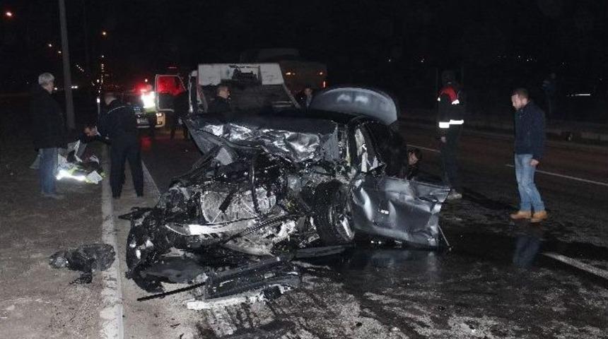 Eskişehir&rsquo;de Trafik Kazası: 3 &Ouml;l&uuml;, 5 Yaralı