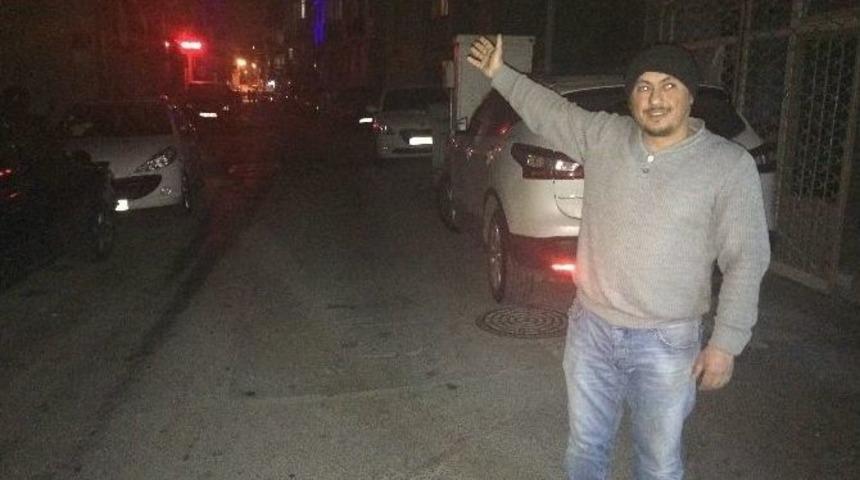 Karanlığa G&ouml;m&uuml;len Sokakta Hırsızlık Ve S&ouml;zl&uuml; Taciz İddiası