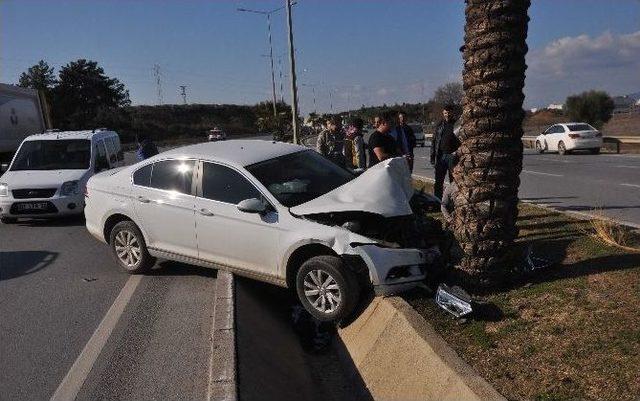 Antalya’da Kaza Ucuz Atlatıldı: 1 Yaralı