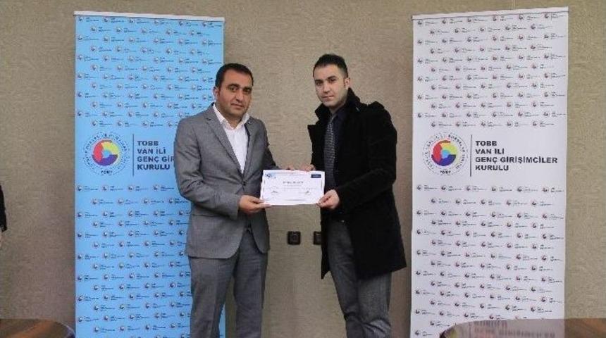 Gen&ccedil; Girişimciler Sertifikalarını Aldı