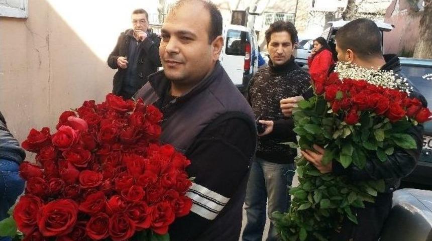 (&ouml;zel Haber) 14 Şubat &Ccedil;i&ccedil;ekleri Mezatta, Alıcılar İse Sırada