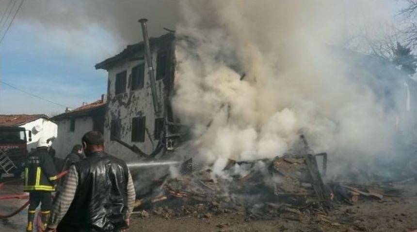 İki Katlı Ev K&uuml;le D&ouml;nd&uuml;