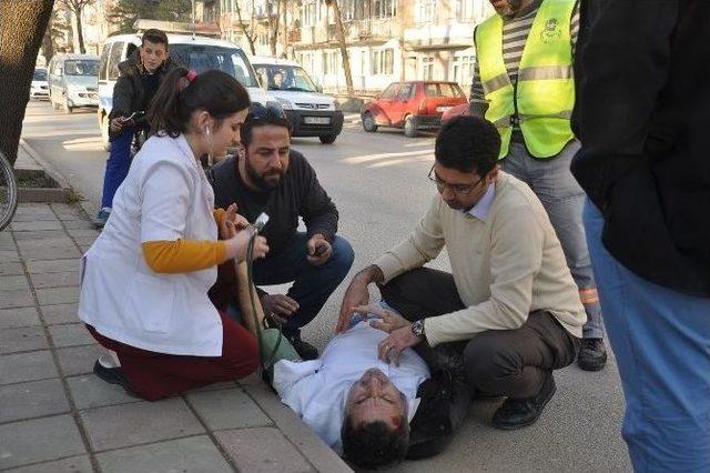 Doktor Yaralının Ayağına Geldi 1