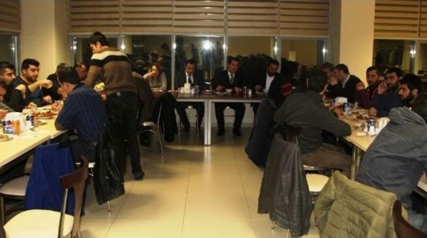 Sağlık M&uuml;d&uuml;r&uuml; D&ouml;nmez Gazetecilerle Bir Araya Geldi