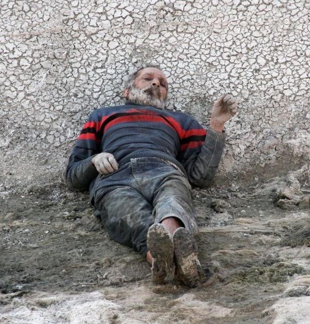 Kanala D&uuml;şen Adam Bir Hafta Sonra Fark Edilerek Kurtarıldı