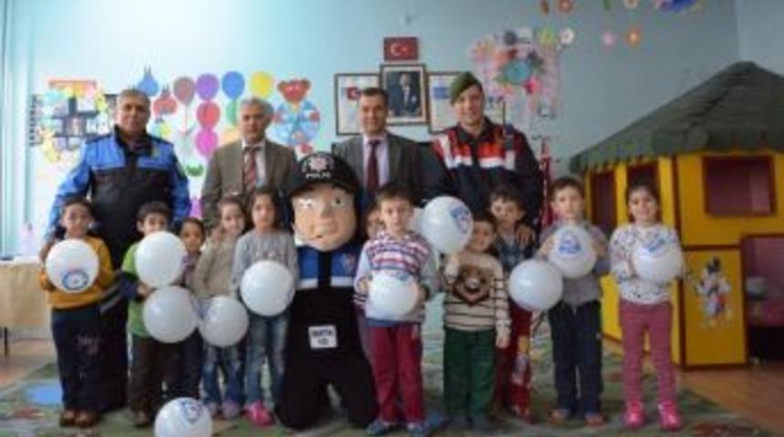 Bedil&lsquo;de Kanka Polis Coşkusu