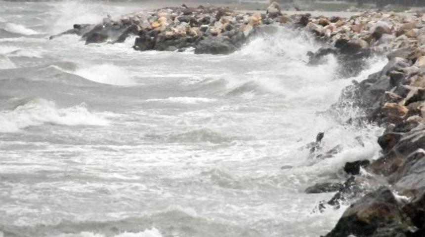 Lodos Deniz Ulaşımını Vurdu
