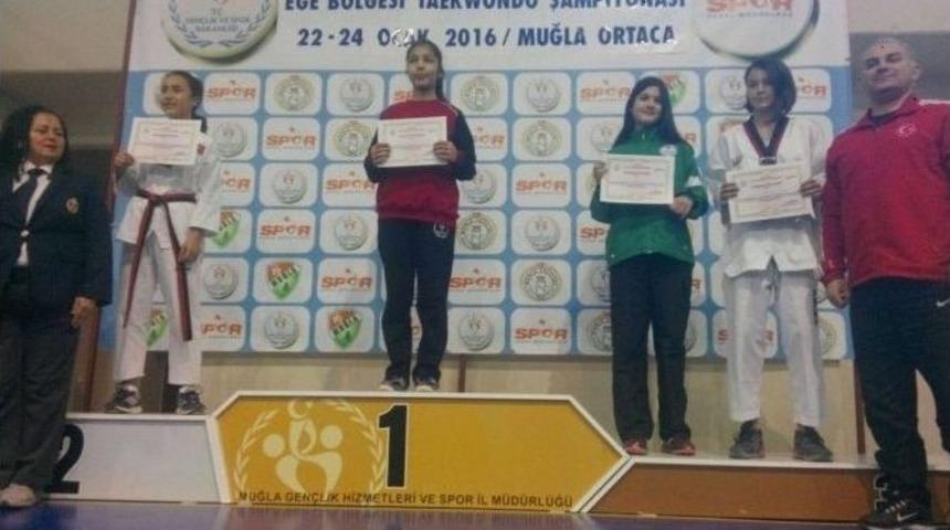 1885 Tavşanlı Spor Kul&uuml;b&uuml; Taekwondo Takımı T&uuml;rkiye Yarı Finallerinde