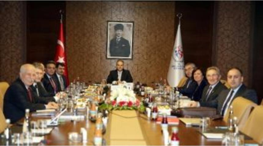 Bakan Kılı&ccedil;, İstanbul Olimpiyat Oyunları Hazırlık Ve D&uuml;zenleme Kurulu&rsquo;nu Kabul Etti