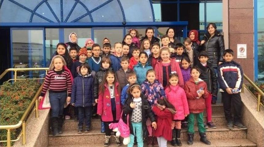 Spor Okulu &Ouml;ğrencilerinin Tiyatro Keyfi