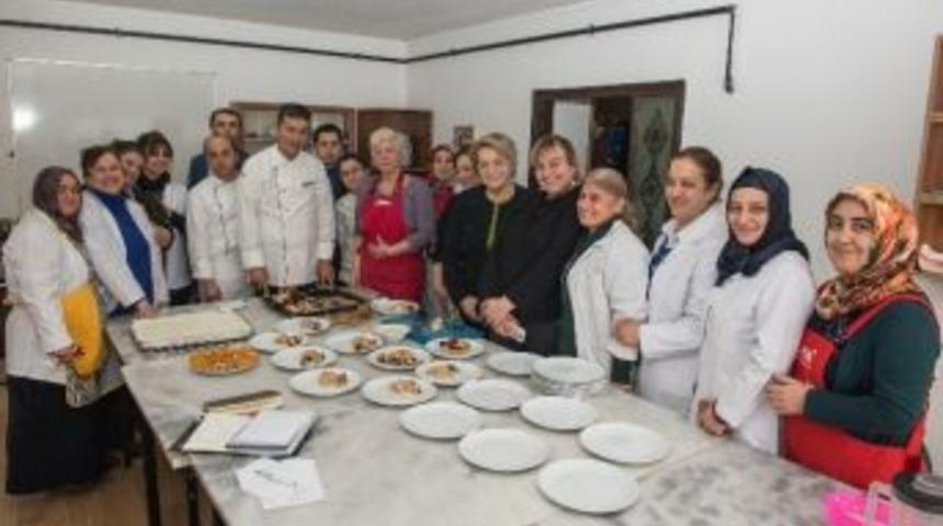 Belmek &Ouml;ğretmenlerine Osmanlı Mutfağı Dersleri