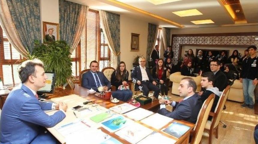 41 Gen&ccedil; 41 Gelecek &Ouml;ğrencileri Gt&uuml;&rsquo;y&uuml; Gezdi