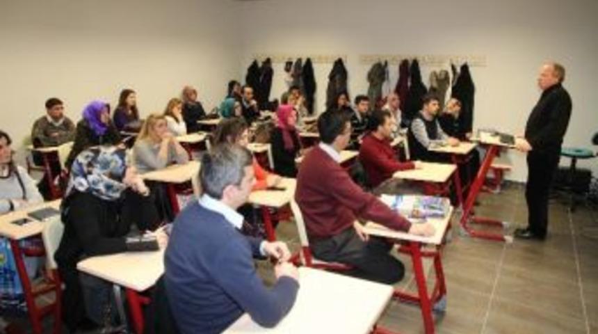 Bilgi Evi Eğitmenlerine Değerler Eğitimi Verildi